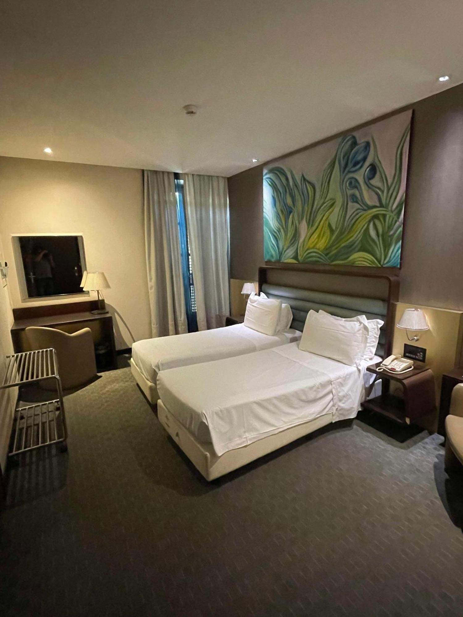 Hotel Sure By Western Centre Turim